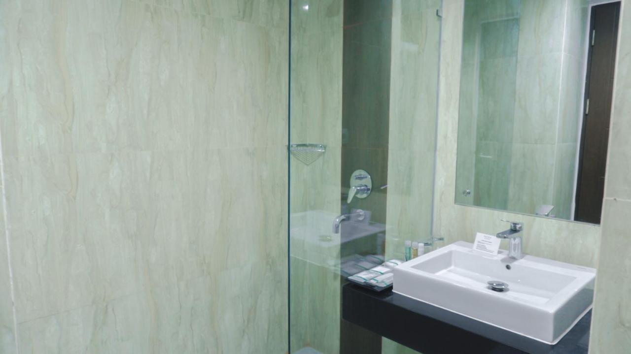 Patra Dumai Hotel מראה חיצוני תמונה